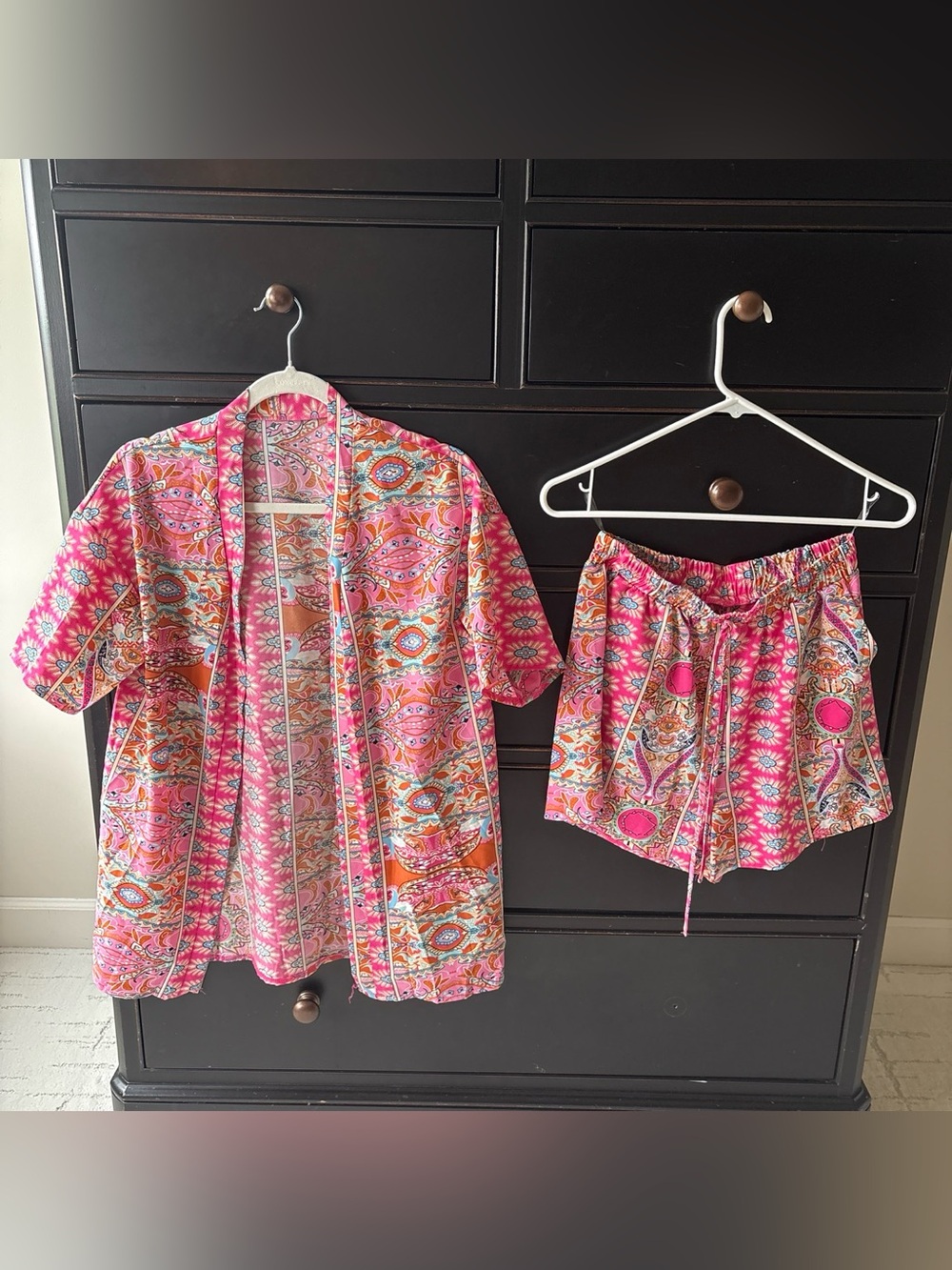 Boho Pink Paisley Open Front
Kimono Top & Shorts Set Small - Picture 2 of 4